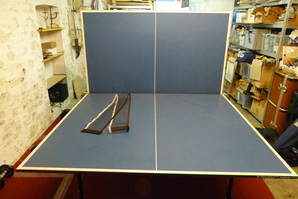 Tischtennisplatte, Indoor, Tischtennis, Platte in Alfter