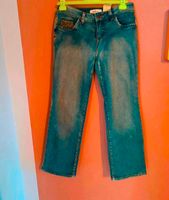 schöne Damenjeans Jeans Größe 40 John baner Strassapplikatione Baden-Württemberg - Ilsfeld Vorschau