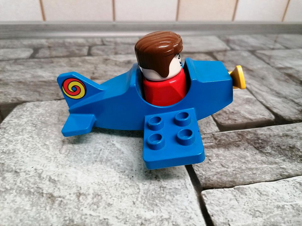 Lego Duplo Flugzeug mit Pilot in Siegen
