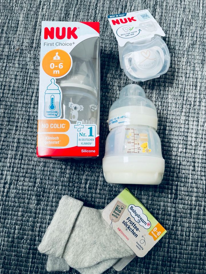 Socken, Schnullern & Babyflaschen von MAM und NUK ‼️no Kolik‼️ in Wiesbaden
