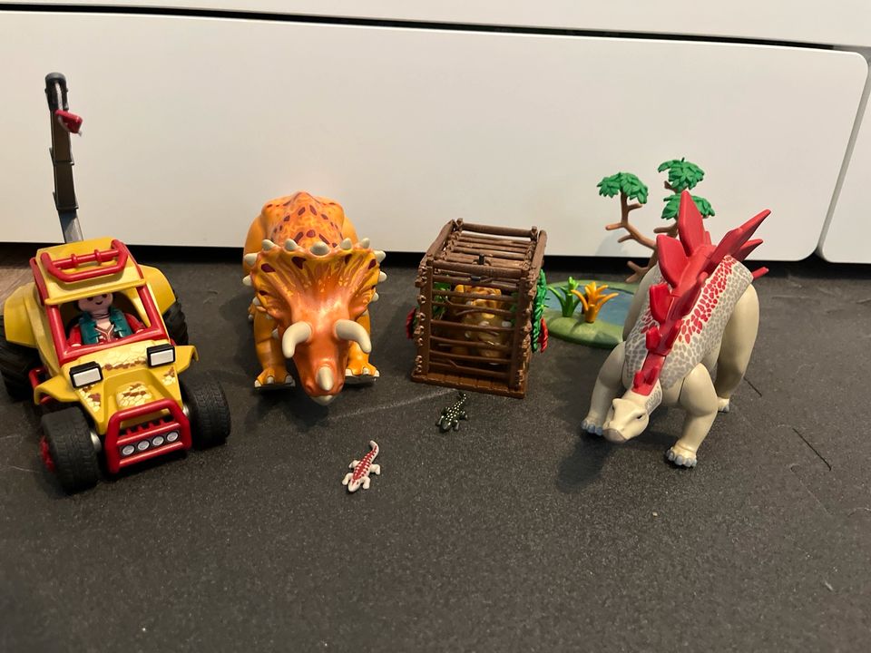 Playmobil Dinosaurier Set 9432 Stegosaurus & Triceratops Familie in Ratingen