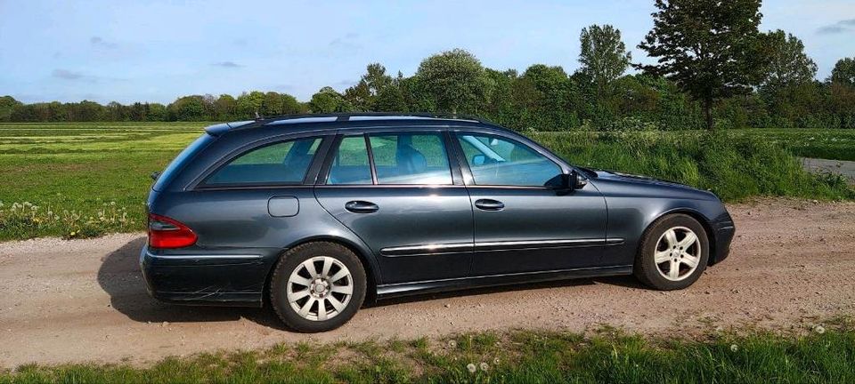 Mercedes E 220 CDI Bj 2008 - S211 Kombi - AHK Autom. Schiebedach in Harrislee