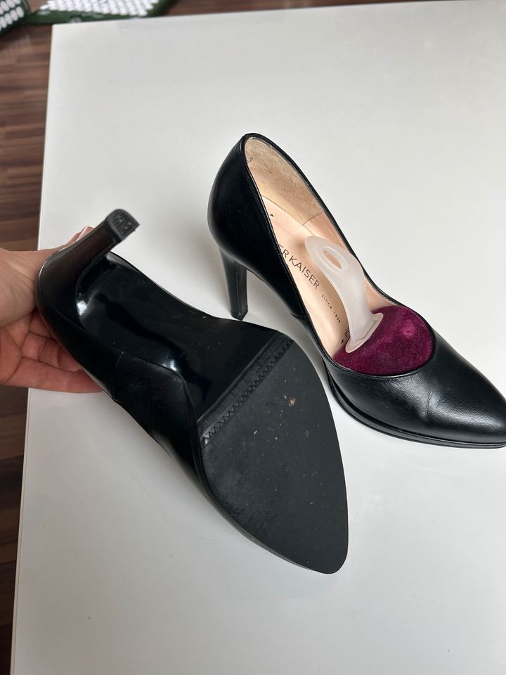 Damen Peter Kaiser Schuhe Pumps Größe 35,5 Schwarz Leder in Rüssingen