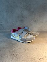 Sneakers von NIKE (Gr. 33) Nordrhein-Westfalen - Meerbusch Vorschau