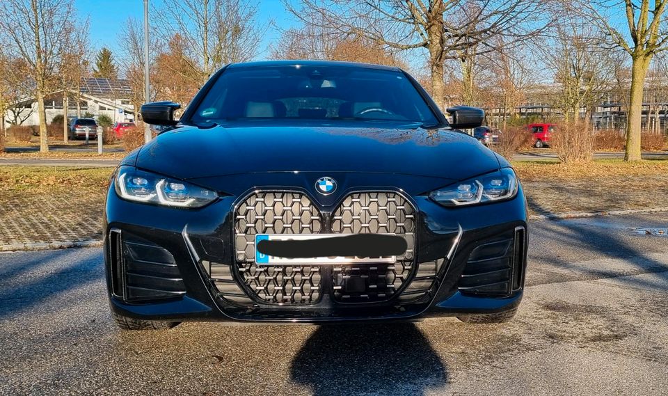 BMW M440i xDrive Gran Coupé, schwarz Metallic in Bad Aibling