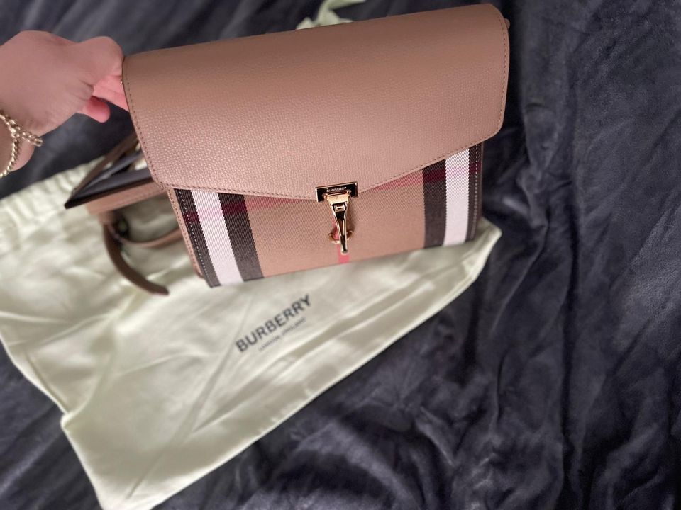 Burberry Damen Tasche in Köln