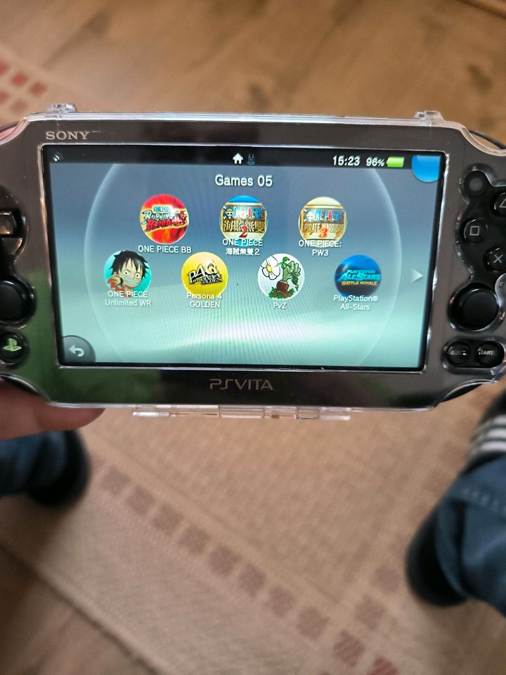 PSVita Slim 128 GB mit besonderer Software, Gehäuse und Hülle in Renchen