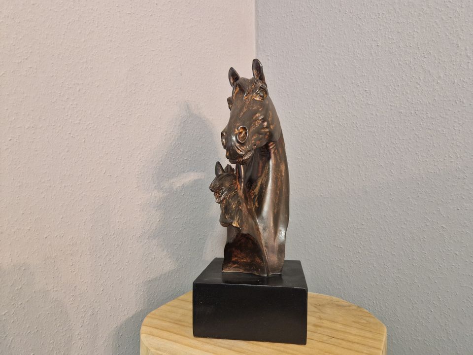 Skulptur Pferd Fohlen Kopf Büste Pferdekopf Deko Figur Poly 44cm in Bad Schwartau