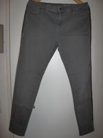 EDC Jeans W44/ L30 grau mit Seitenstreifen Hessen - Wiesbaden Vorschau