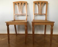 2 Holzstühle alt - zum Aufarbeiten / Restaurieren Bayern - Stadtbergen Vorschau