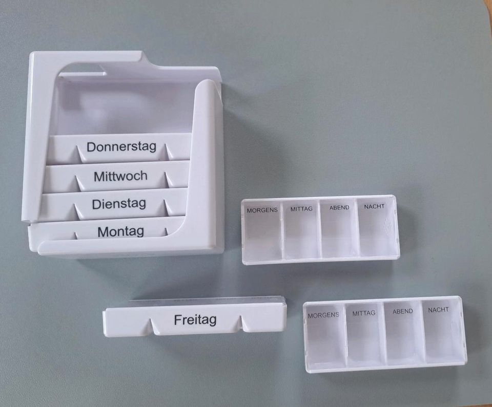 Medikamenten Dosierer Pillenbox Tablettenbox in München