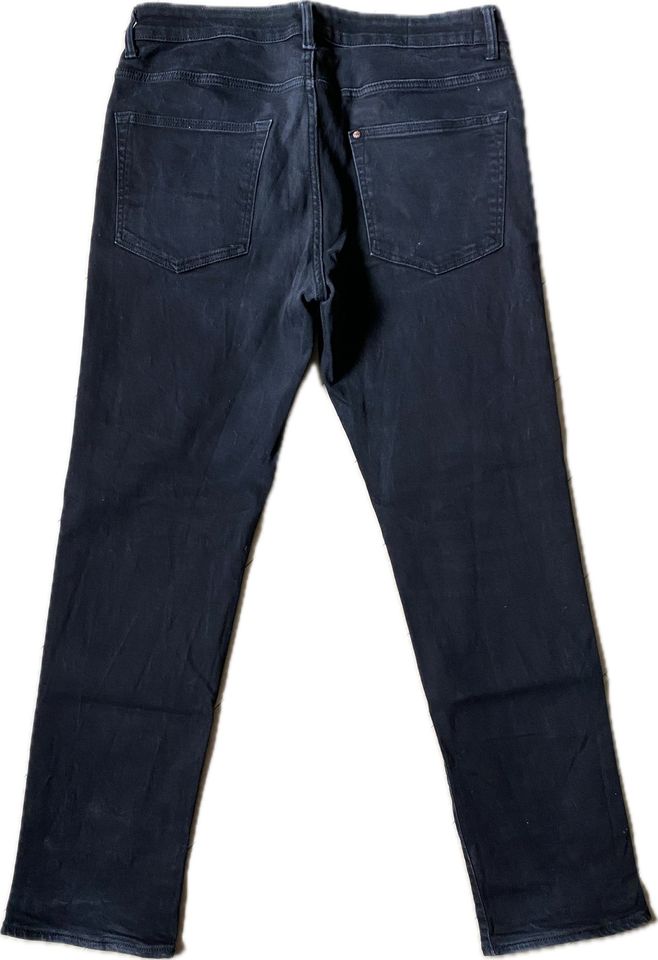 H&M Jeans | schwarz | 33/32 | regular fit in Gotha