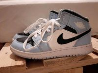 Nike Air Jordan 1, weiß, blau, babyblau, Größe 38,5 Schleswig-Holstein - Kattendorf Vorschau