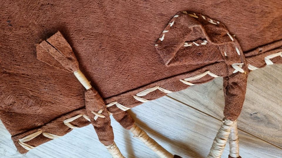 Taschen aus Naturmaterial Banane Palme Bark Cloth / 'Rindentuch' in Sasbach