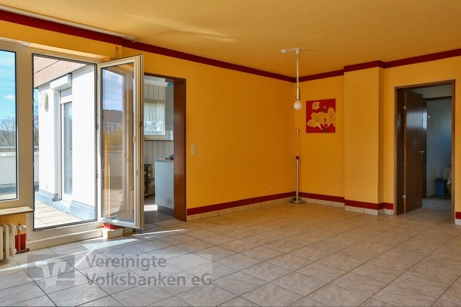 Tolle 3,5-Zimmer-Wohnung mit Dachterrasse und Garage in Reutlingen