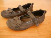 Tolle Ballerinas/ Spangenschuhe v. Vertbaudet - Grau - Gr. 32 Berlin - Lichtenberg Vorschau