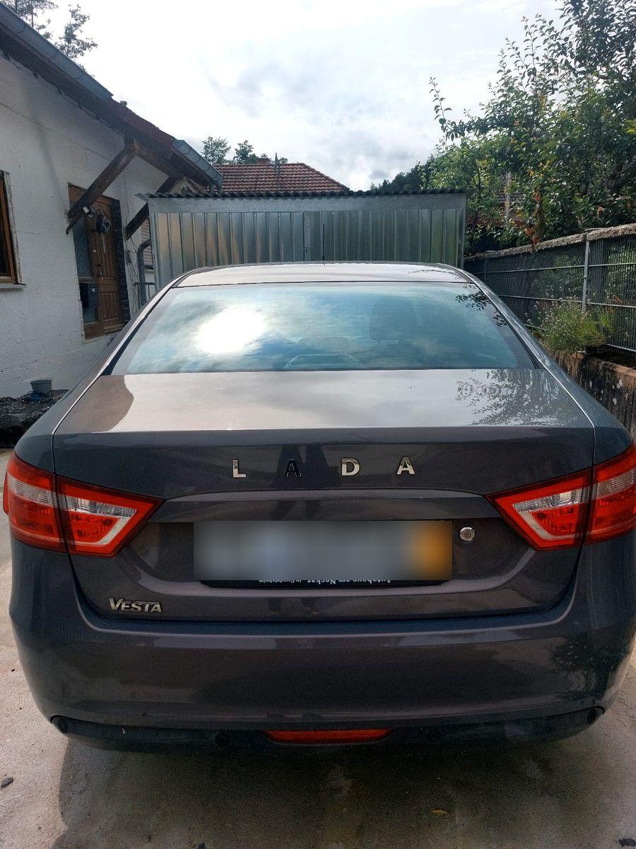 Abbildung des Autos Lada Vesta 1.6 16V Luxus…