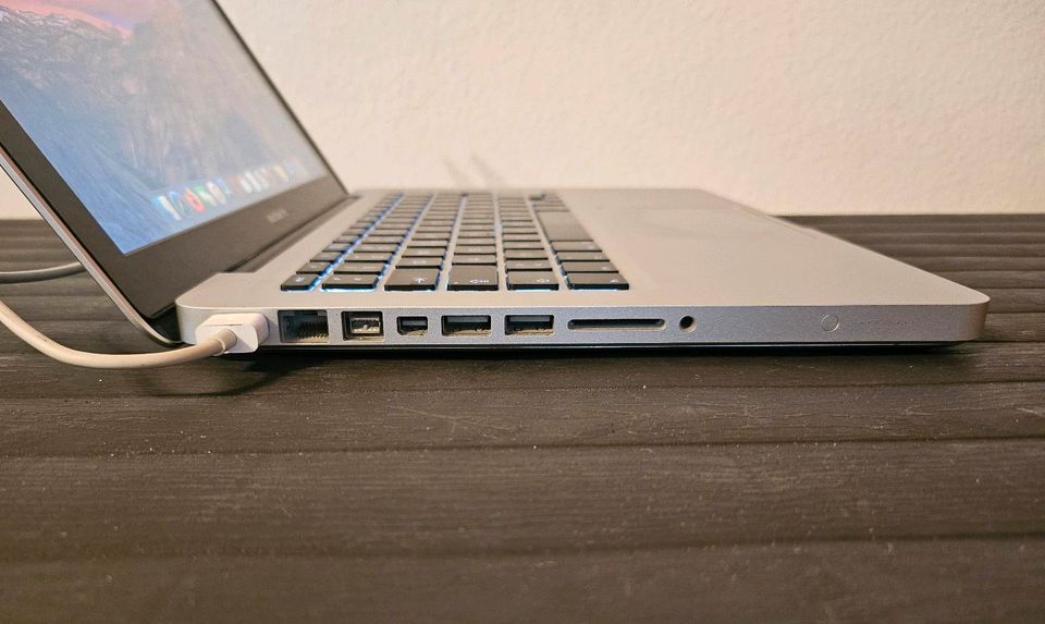 MacBook Pro 13 Zoll Mitte 2010 Mit Ladegerät in Murr Württemberg