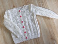 Strickjacke, gestrickt, weiß mit pinken Knöpfen, Gr. 122/128 Sachsen - Ehrenfriedersdorf Vorschau