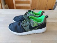 Nike Sneaker 40 * schwarz * Hallenschuhe Schulsport * Top Zust.! Frankfurt am Main - Kalbach Vorschau