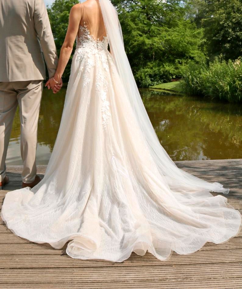 Brautkleid / Hochzeitskleid in Wiefelstede