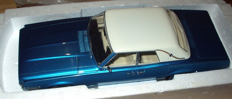 Ford Thunderbird Landau, BOS 1:18, OVP. in Dorum
