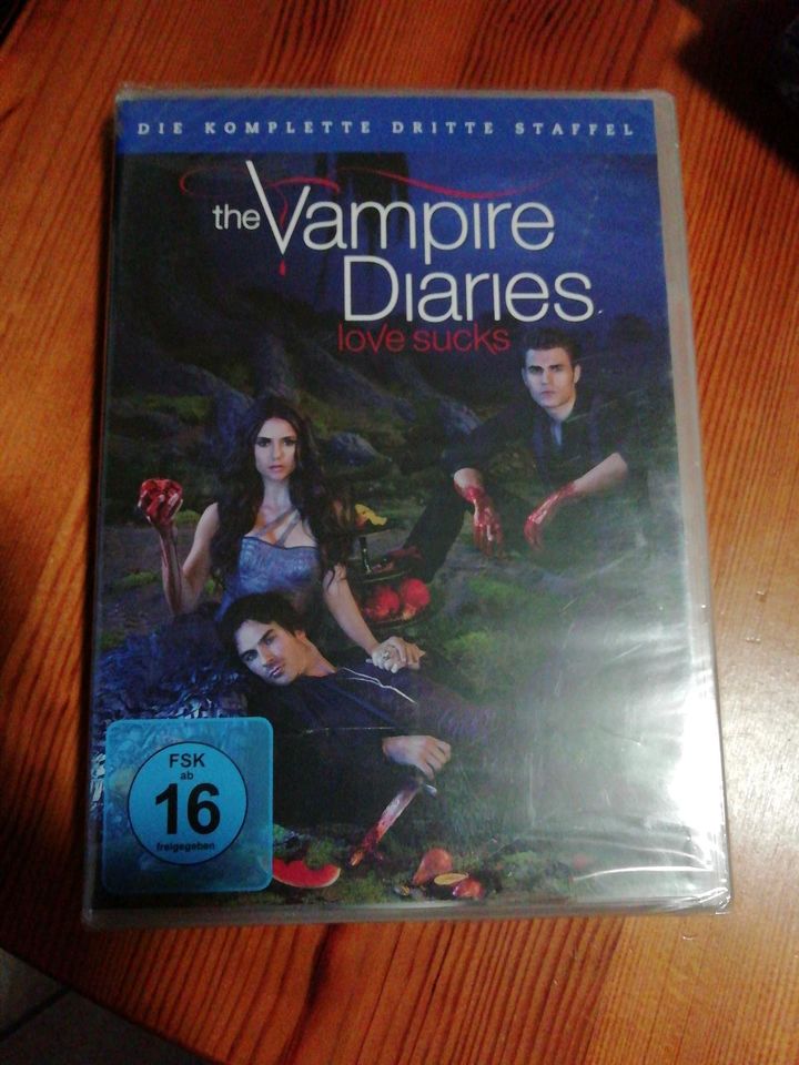The vampire diaries 3 love sucks Staffel 3 OVP in Krümmel