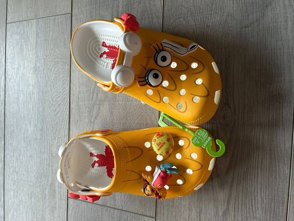 Mc Donalds Crocs gelb in Gr. 37 / 38 - neu - ausverkauft in Ratingen