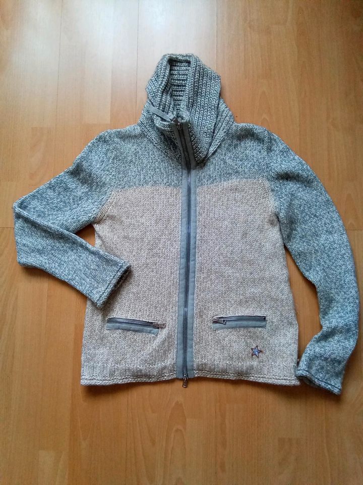 Marc Cain Sport Damen Strickjacke gr.4 in Solingen