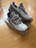NEU & OVP On cloudventure womens Ice Heron 9 /40,5 waterproof Nordrhein-Westfalen - Balve Vorschau