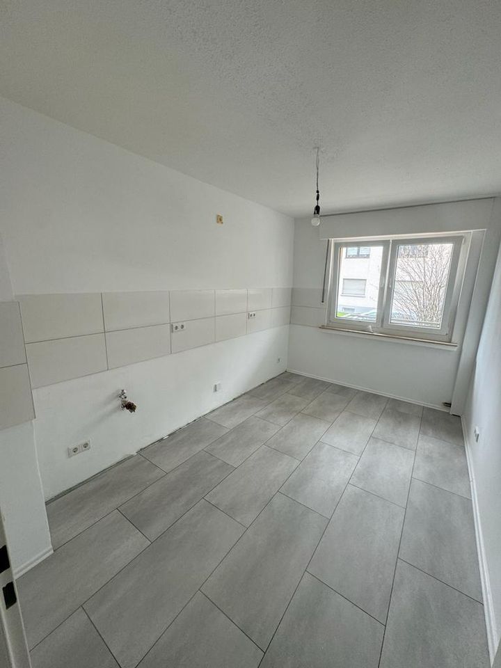 Frisch renovierte 3-Zimmer-Wohnung mit Balkon in Bochum Erstbezug in Bochum