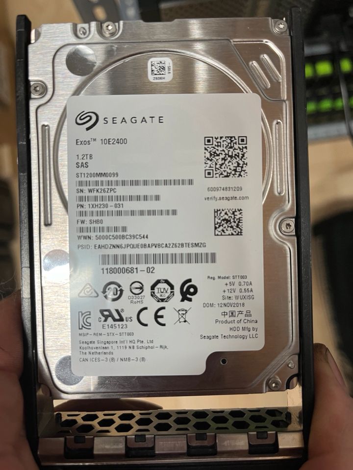 Sas Festplatten Seagate hgst 1,2tb 10k 6g 12g in Kaiserslautern