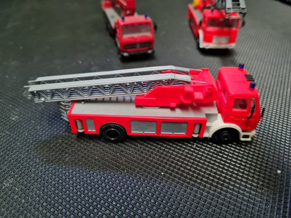 Feuerwehr 1:87 2x Herpa Drehleiter, 1x Gelenkmast in Eutin