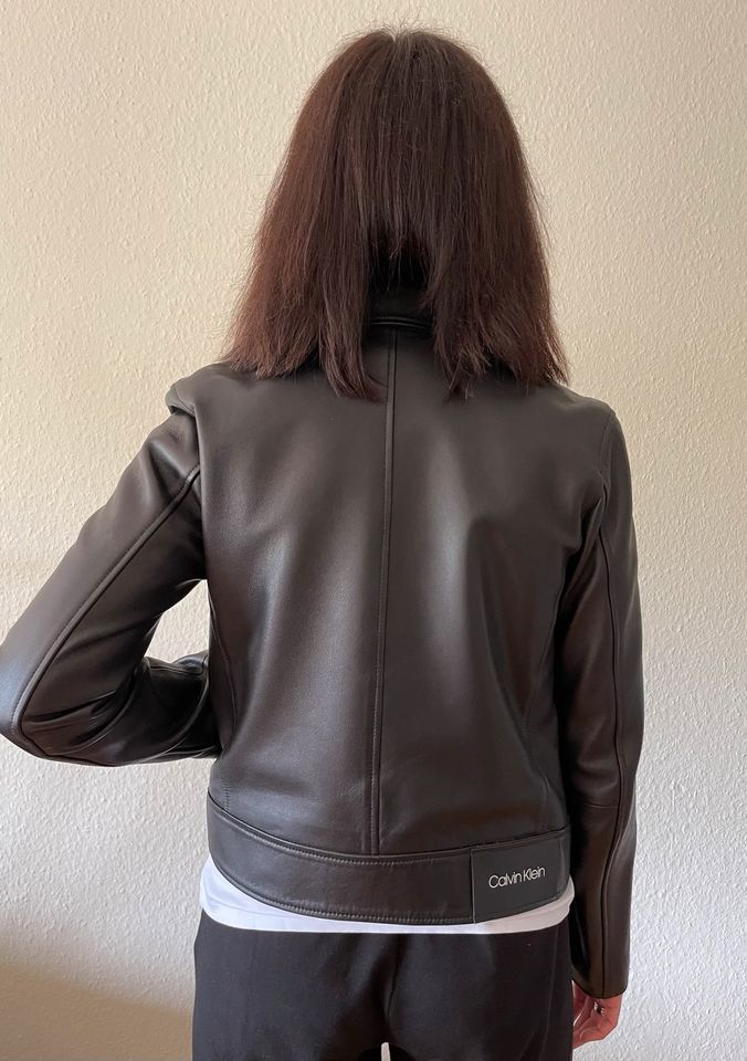 Calvin Klein Lederjacke XS in Bielefeld