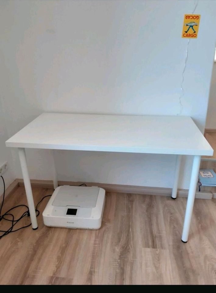 Weißer Ikea-Schreibtisch 120×60 in Regensburg