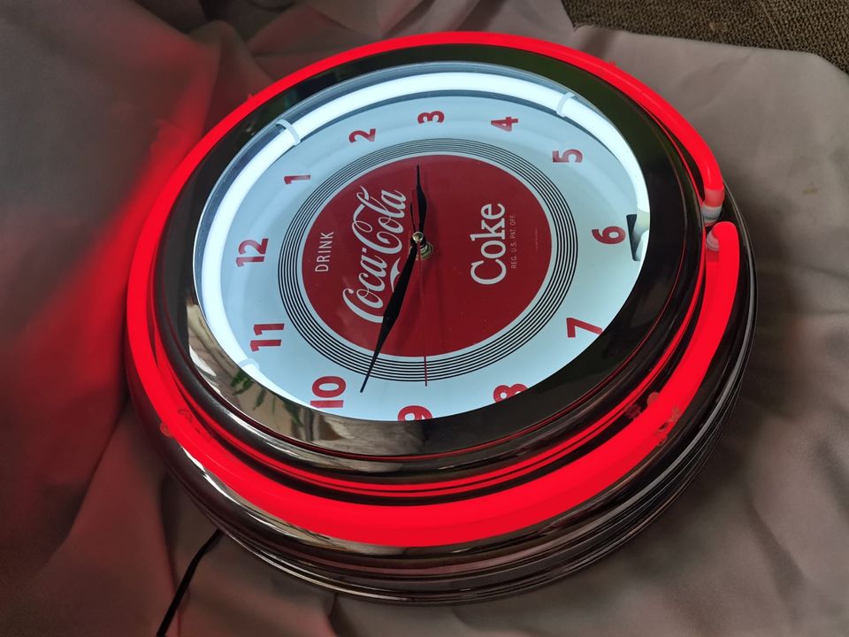 Coca Cola Company Wanduhr, 2 farbig beleuchtet Neon in Nordrhein-Westfalen  - Unna | eBay Kleinanzeigen ist jetzt Kleinanzeigen