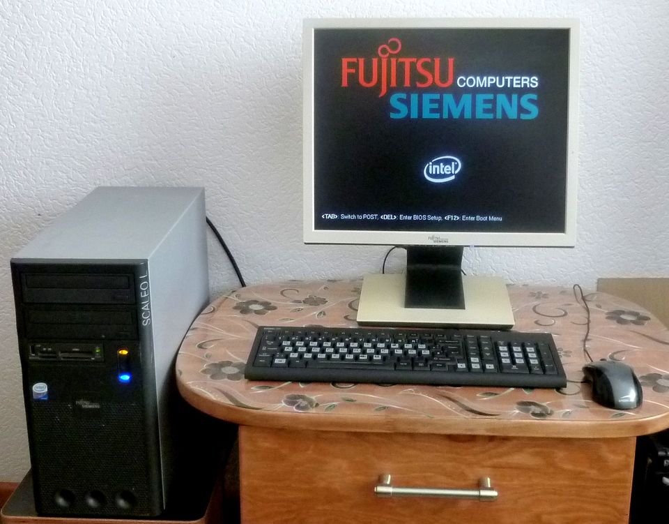 Fujitsu-Siemens PC Scaleo LMS-7293VP Monitor 19Zoll Tastatur Maus in Berlin