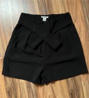 Damen Sommer H&M Shorts schwarz Gr.36 Mecklenburg-Vorpommern - Koserow Vorschau