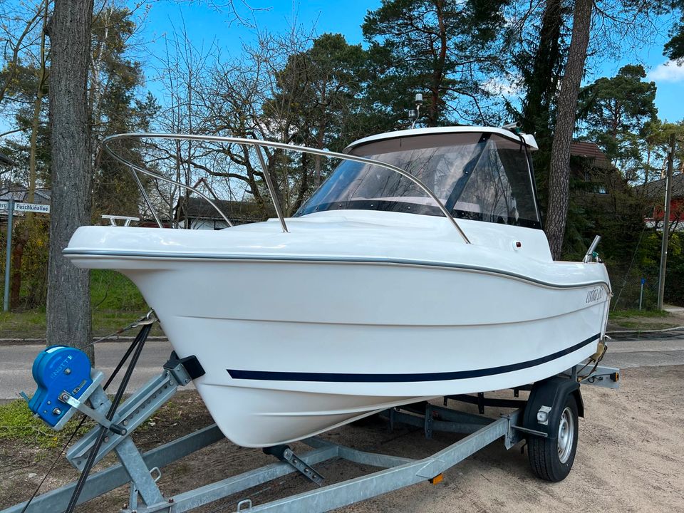 Pilothouse, Angelboot, Motorboot, Trailer in Zeuthen