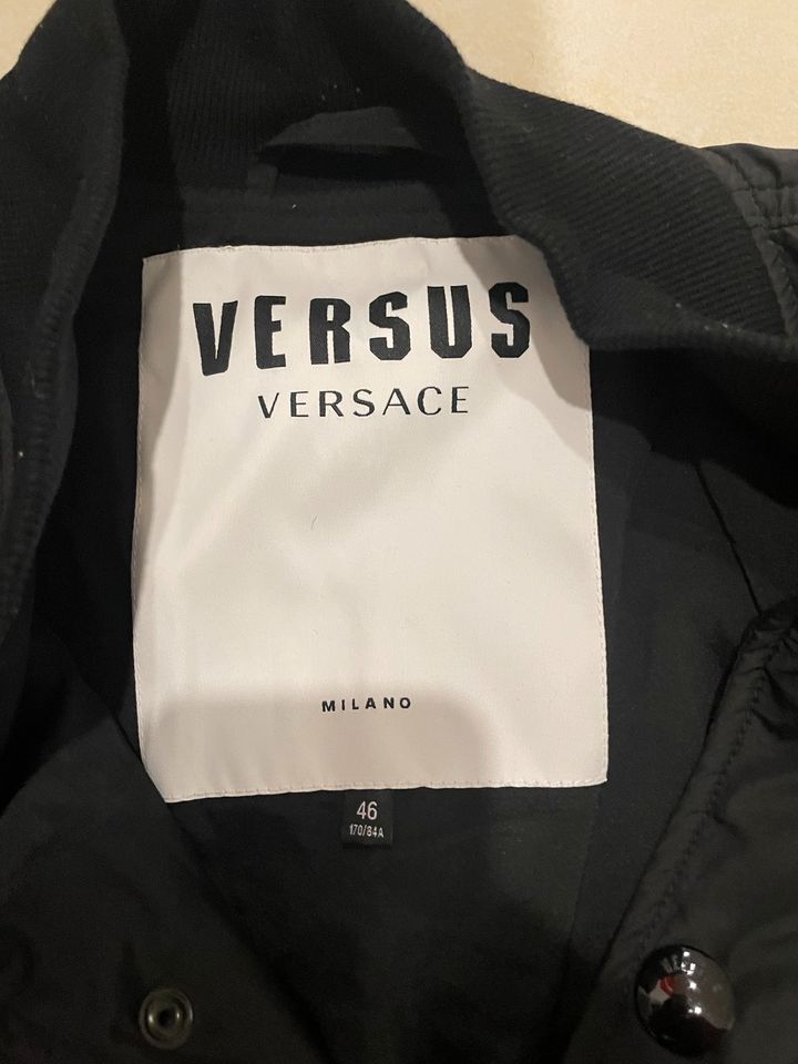 Versace Jacke in Lübeck