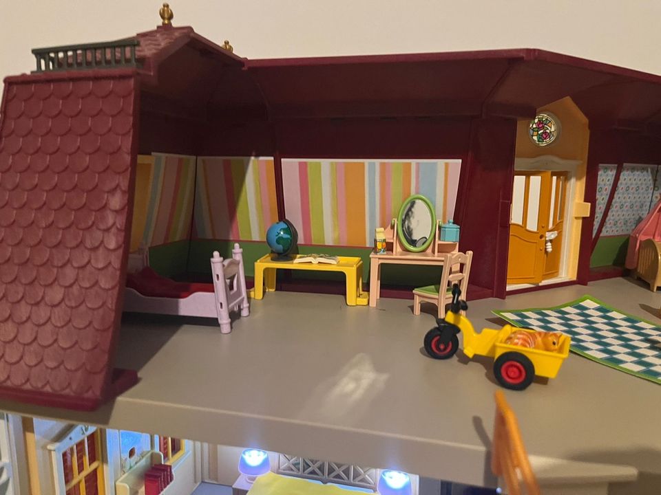 Playmobil Puppenhaus 5302 viel Zubehör in Gräfelfing