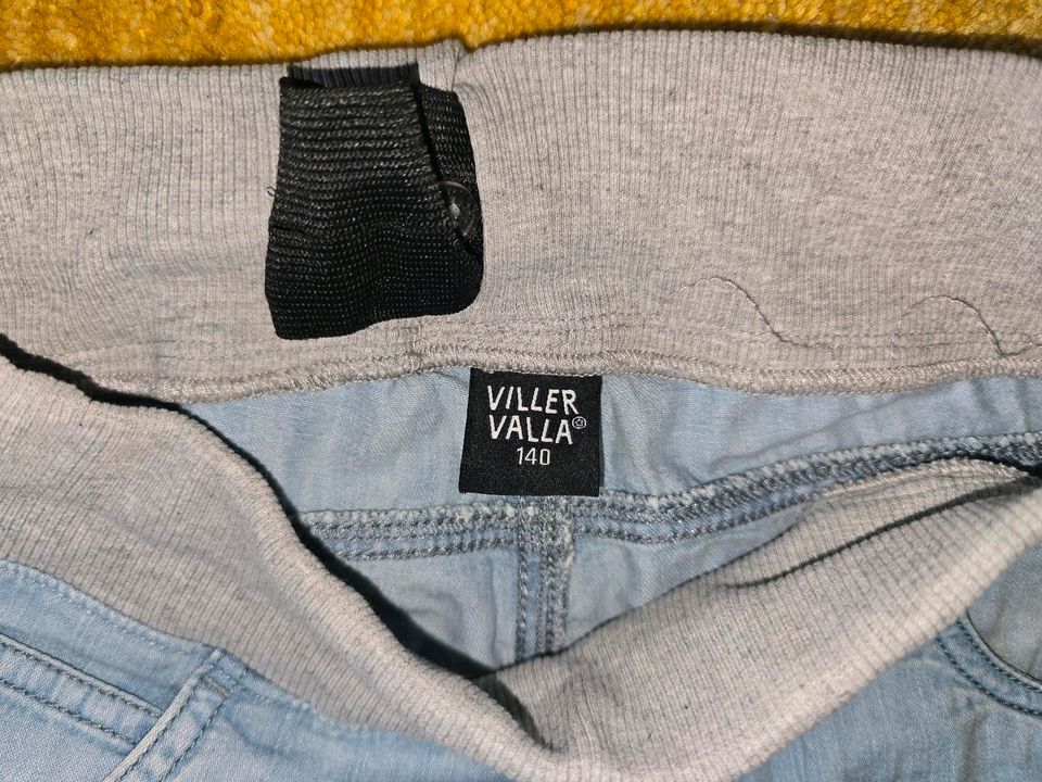 2 Villervalla Jeans Shorts 140 kurze Hosen in Berlin