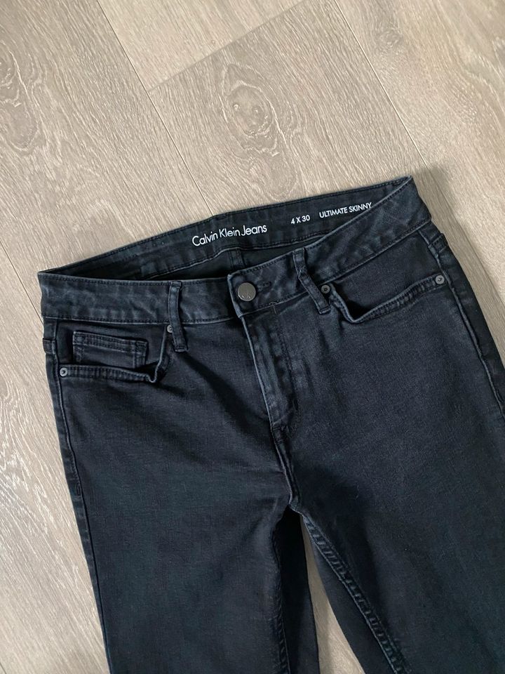 Calvin Klein Jeans ** Jeans-Hose ** Gr.30 in Borstel-Hohenraden