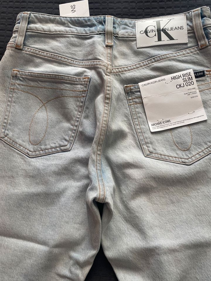 Calvin Klein Jeans High Rise Slim 28/32 Neu in Neunkirchen Siegerland