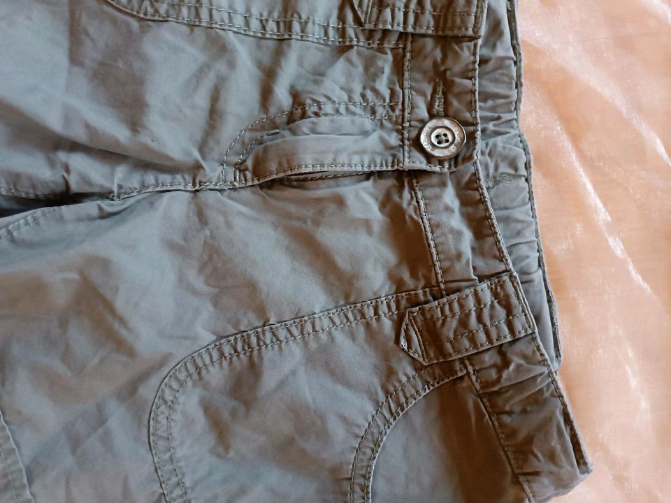 Toller S.Oliver Shorts Hose Gr.140 Sommer in Hann. Münden