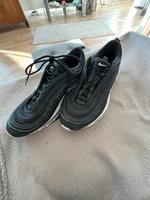Top Turnschuh von Nike air max in schwarz Größe 42,5 Bayern - Durach Vorschau