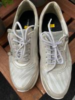 Waldläufer Damenschuhe in Silber Größe 5 1/2 Nordrhein-Westfalen - Düren Vorschau