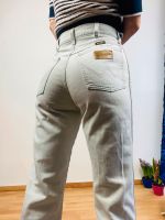Vintage WRANGLER W29 L 32 Schlaghose Jeans Weites Bein hohe Taill Friedrichshain-Kreuzberg - Kreuzberg Vorschau
