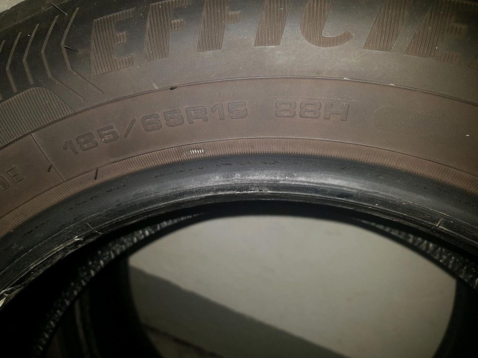 Goodyear Efficient Grip Performance 185/65R15 88H in Duisburg