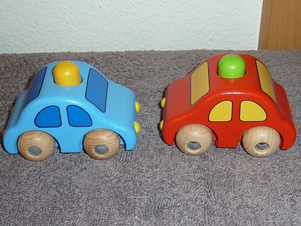 2 goki Holzautos mit Hupengeräusch Spielzeug in Vechelde